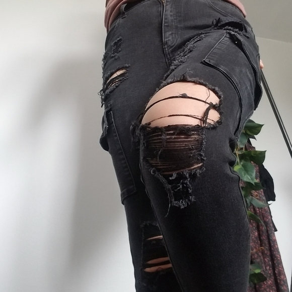 Fashion Nova black Highwaist skinny jeans - Picture 4 of 9